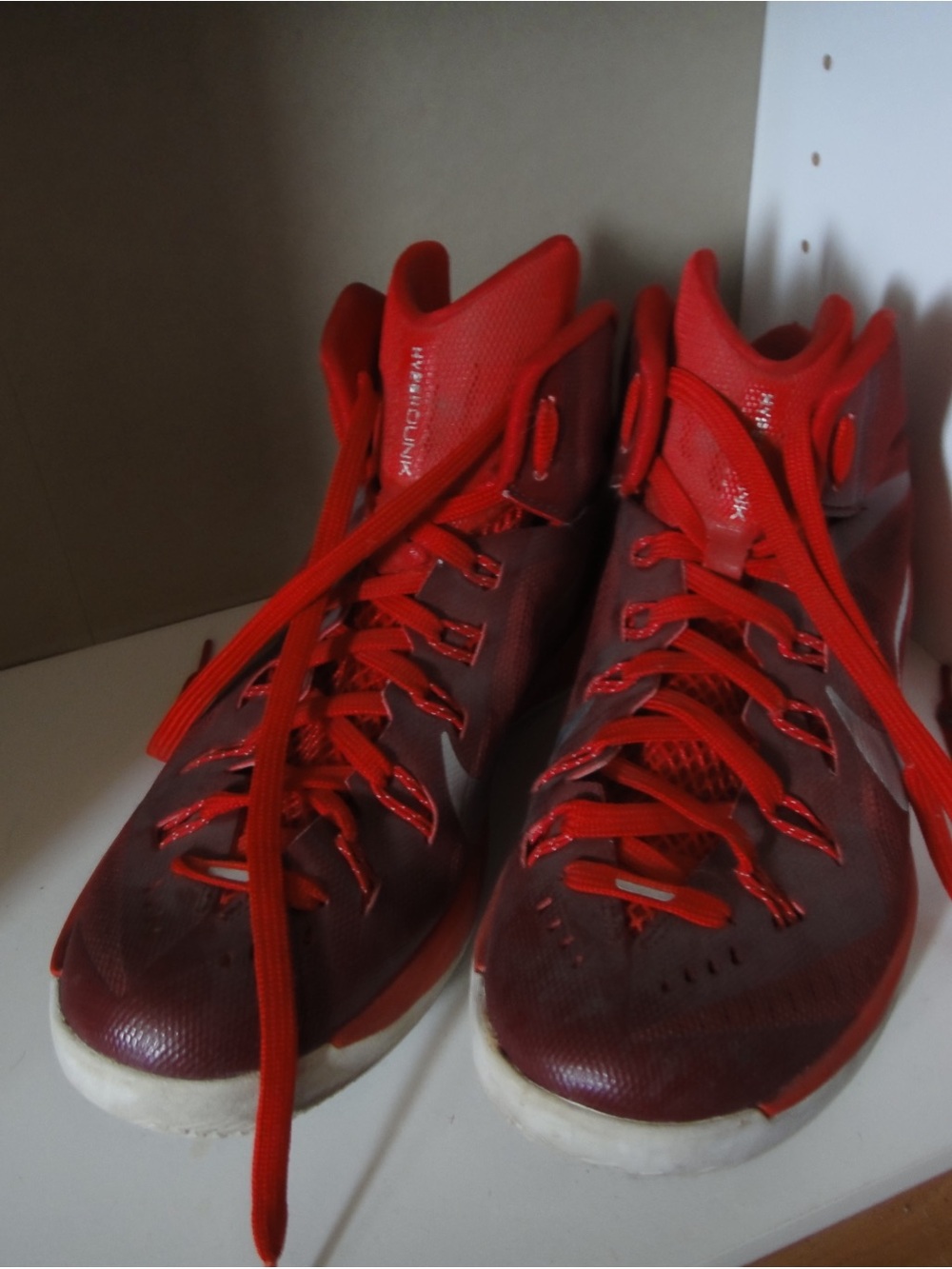 Nike Hyperdunk Red High-Top Athletic Basketball Shoes